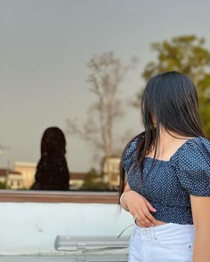 attractive instagram hidden face dp for girls