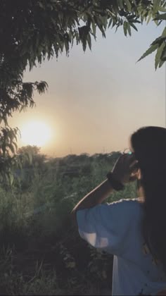 attractive instagram hidden face dp for girls