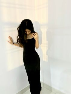 attractive instagram hidden face dp for girls