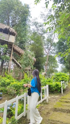 attractive instagram hidden face dp for girls