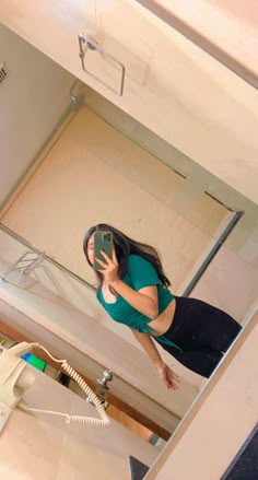 attractive instagram hidden face dp for girls