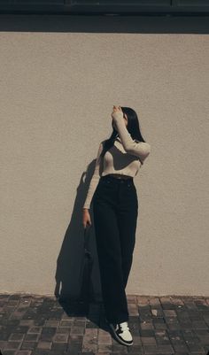 attractive instagram hidden face dp for girls