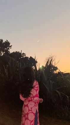 attractive instagram hidden face dp for girls