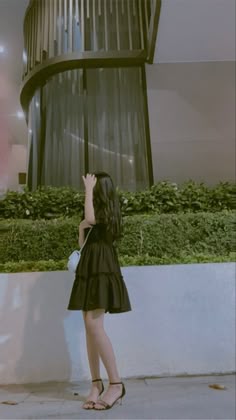 attractive instagram hidden face dp for girls