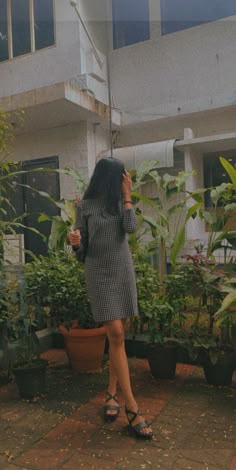 attractive instagram hidden face dp for girls