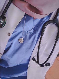 beautiful girl doctor photo