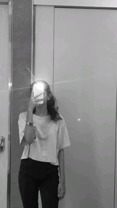 black and white girl mirror selfie poses saree