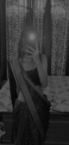black and white girl mirror selfie poses saree