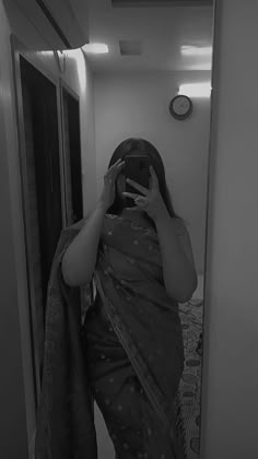 black and white girl mirror selfie poses saree