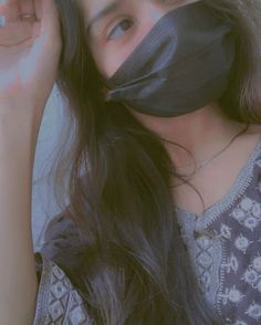 cute mask girl pic