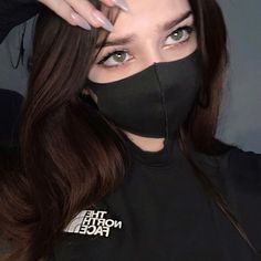 cute mask girl pic