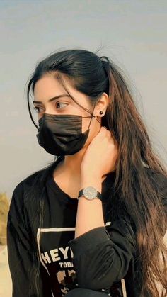 cute mask girl pic