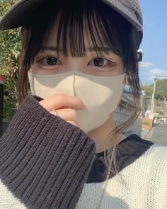 cute mask girl pic