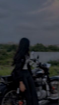 girl photo hide face black