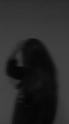 girl photo hide face black