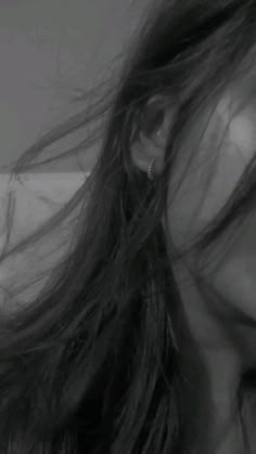 girl photo hide face black