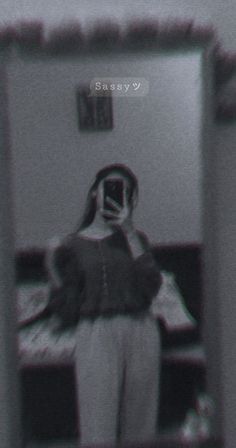 girl photo hide face black