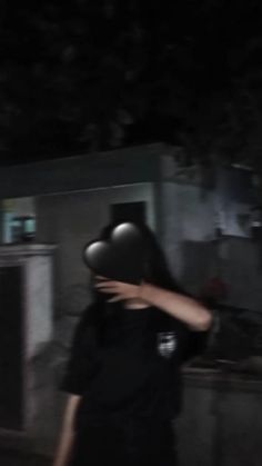 girl photo hide face black