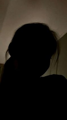 girl photo hide face black