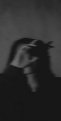 girl photo hide face black