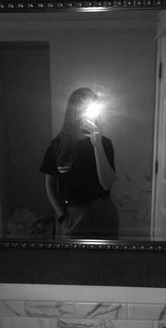 girl photo hide face black