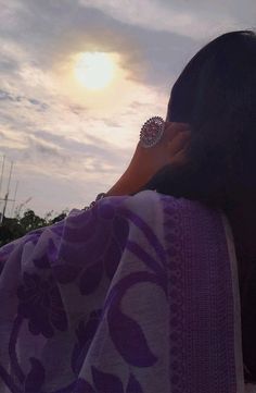 hidden face aesthetic dp instagram girl