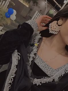 hidden face aesthetic dp instagram girl