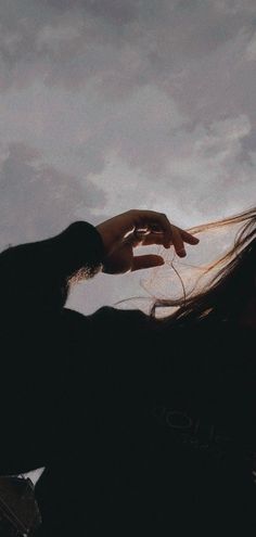 hidden face aesthetic dp instagram girl