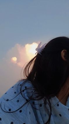 hidden face aesthetic dp instagram girl