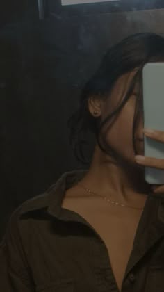 hidden face aesthetic dp instagram girl