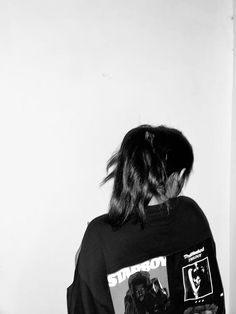 hidden face aesthetic dp instagram girl