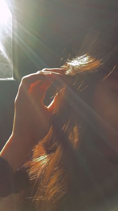 hidden face aesthetic dp instagram girl