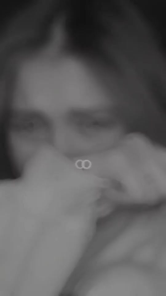 hurt sad cry girl dp