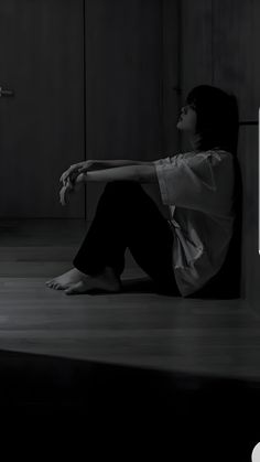 hurt sad cry girl dp