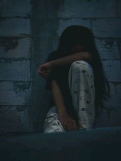 hurt sad cry girl dp