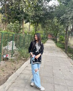 instagram hidden face jeans top stylish girl dp