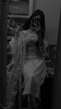 instagram stylish hidden face girl pic