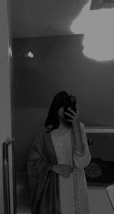 instagram stylish hidden face girl pic