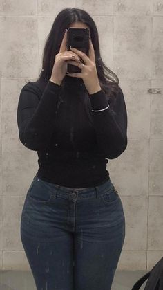mirror selfie aesthetic chubby girl