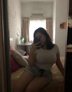 mirror selfie aesthetic chubby girl