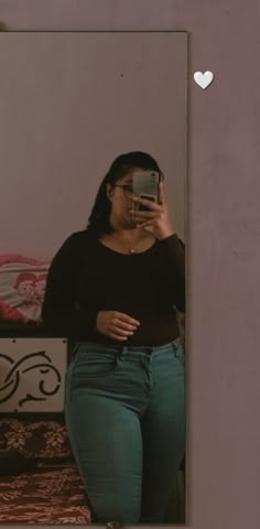 mirror selfie aesthetic chubby girl