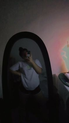 mirror selfie aesthetic chubby girl