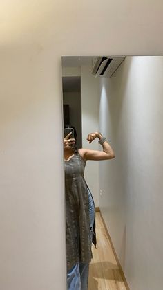 mirror selfie aesthetic chubby girl