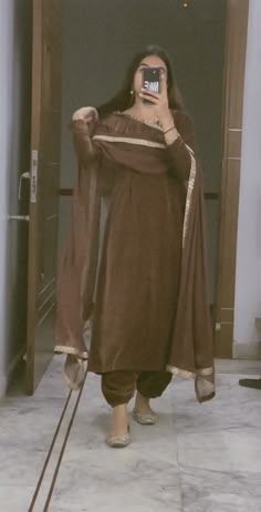 patiyala dress simple girl in salwar suit dp