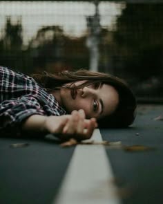 profile alone girl pic