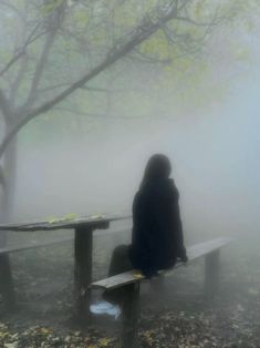 profile alone girl pic