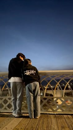 simple couple photo pose