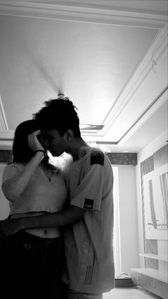 simple couple photo pose