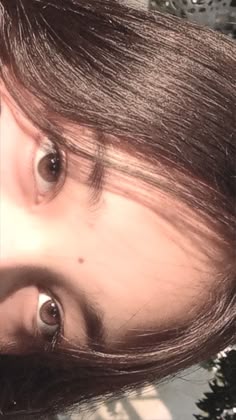simple girl eyes pic