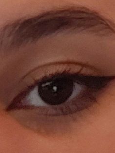 simple girl eyes pic